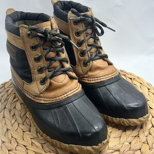 SOREL Made in Canada Ankle High Waterproof Black and Tan Outdoors Boots Size 6
